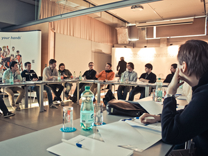 Bild zeigt Teilnehmerinnen und Teilnehmer bei einem Vortrag der NADA Austria