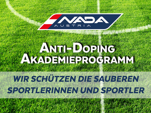 Bild zeigt einen Fußballplatz mit dem Schriftzug "Anti-Doping Akademieprogramm"